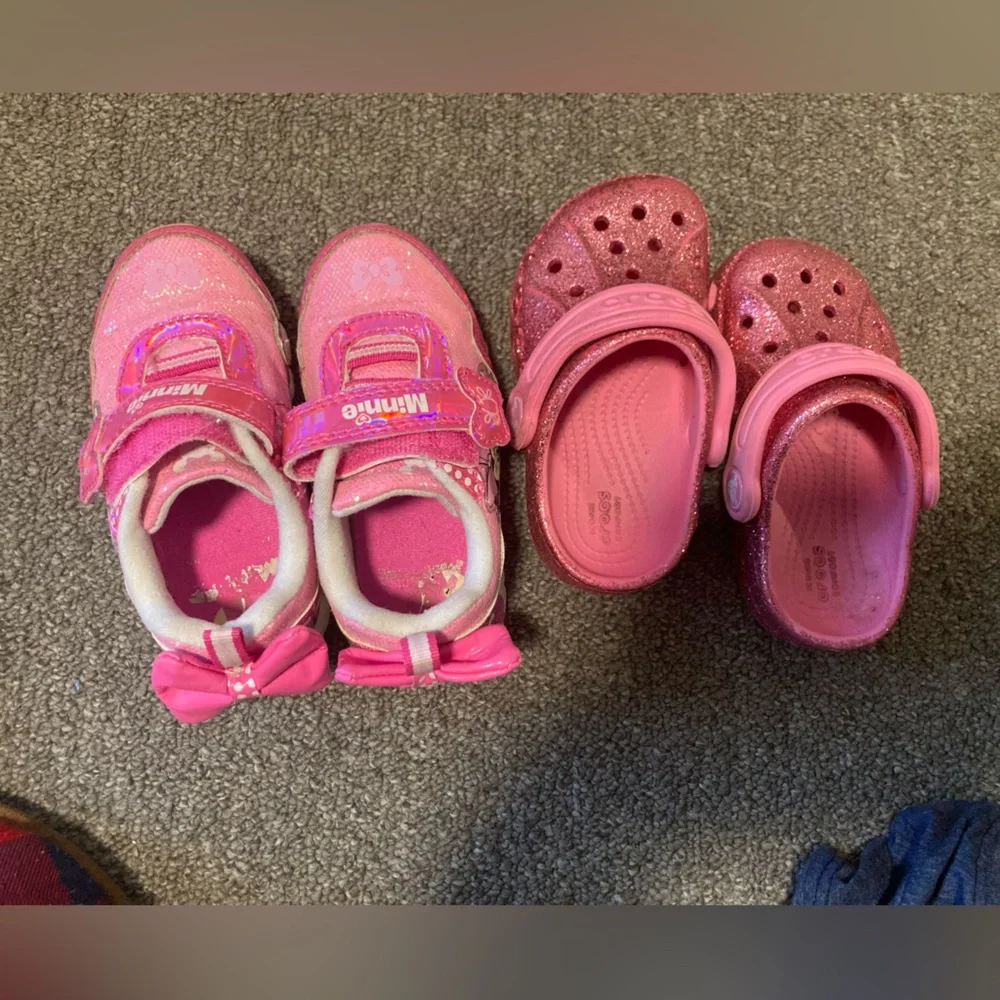 CROCS Pink Glitter toddler crocs & Minnie Mouse light up sneaker - Picture 3 of 4